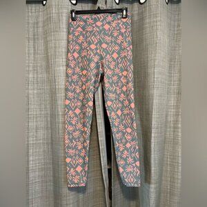 The Upside Leggings with coral Geometric Design